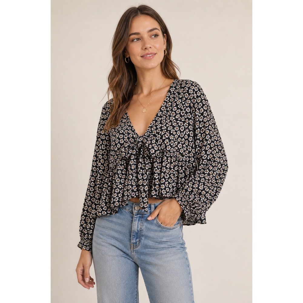 Molly Green Dainty Floral black white tie front ruffle hem blouse sz M